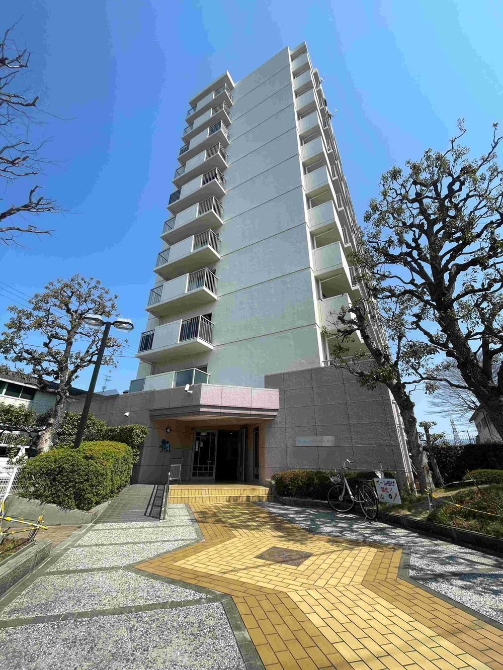 3LDK apartment in Tsurumi Ward, Osaka - Photo 1