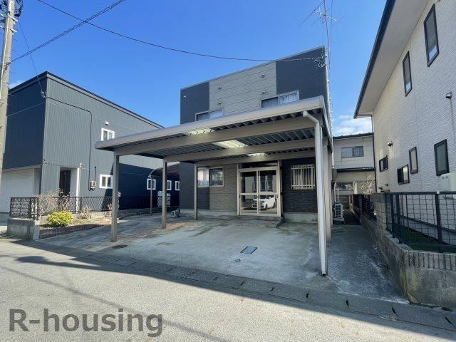 Functional 4LDK Home with Study in Akita - Photo 1