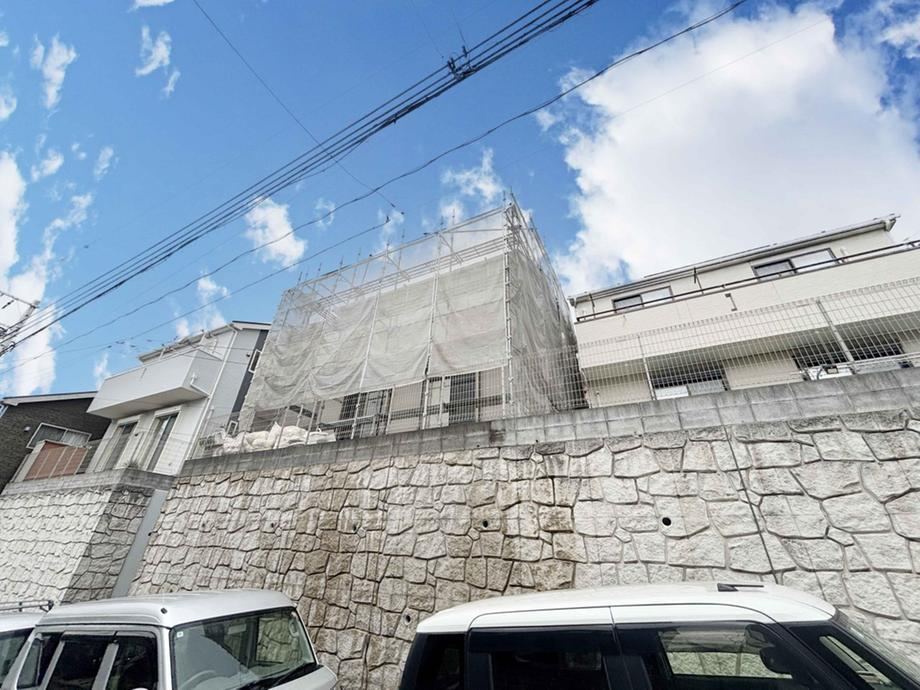 Spacious 4LDK House with Small Garden Built in 2013 - Photo 1