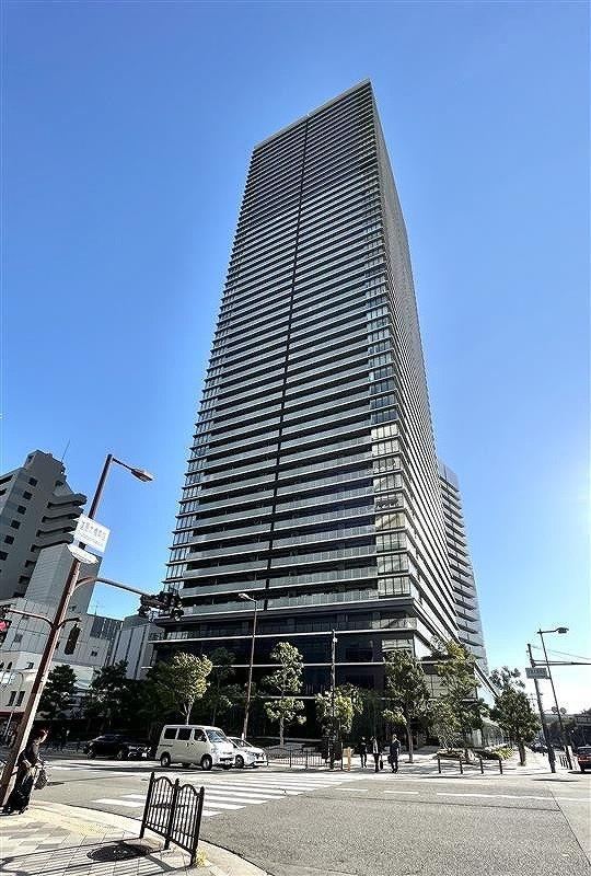 2LDK apartment in Kita Ward, Osaka - Photo 1