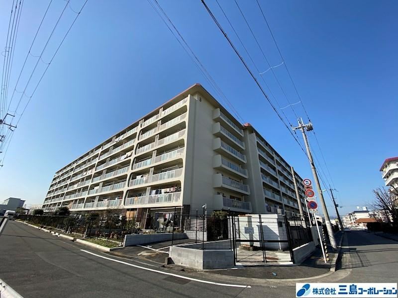 3LDK apartment in Ibaraki, Osaka - Photo 1
