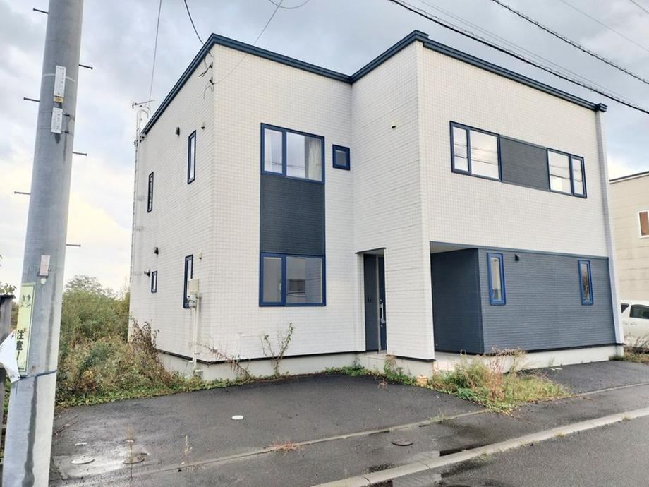 Versatile 8LDK Home in Minami Ainonai, Sapporo - Photo 1