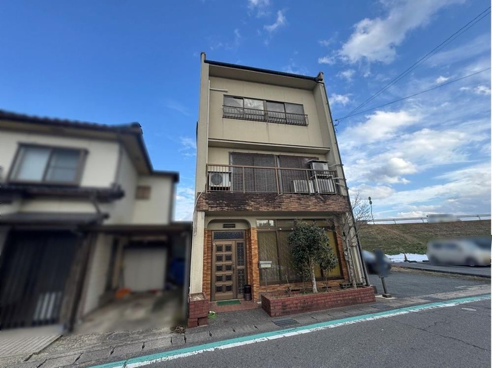 8DK house in Toyooka, Hyogo - Photo 1