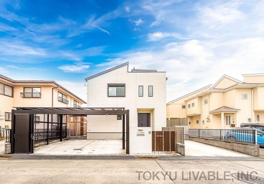 Expansive 5LDK Home with Rooftop Terrace - Photo 1