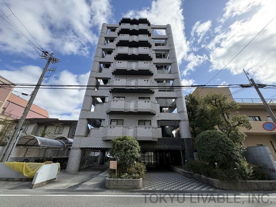 2LDK+S apartment in Nada Ward, Kobe, Hyogo - Photo 1