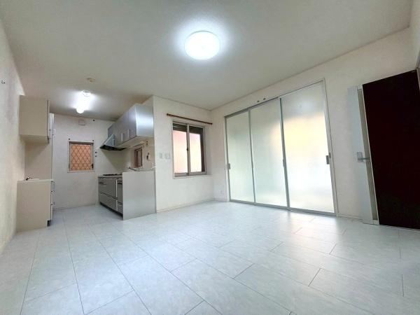 4LDK house in Izumiotsu, Osaka - Photo 1