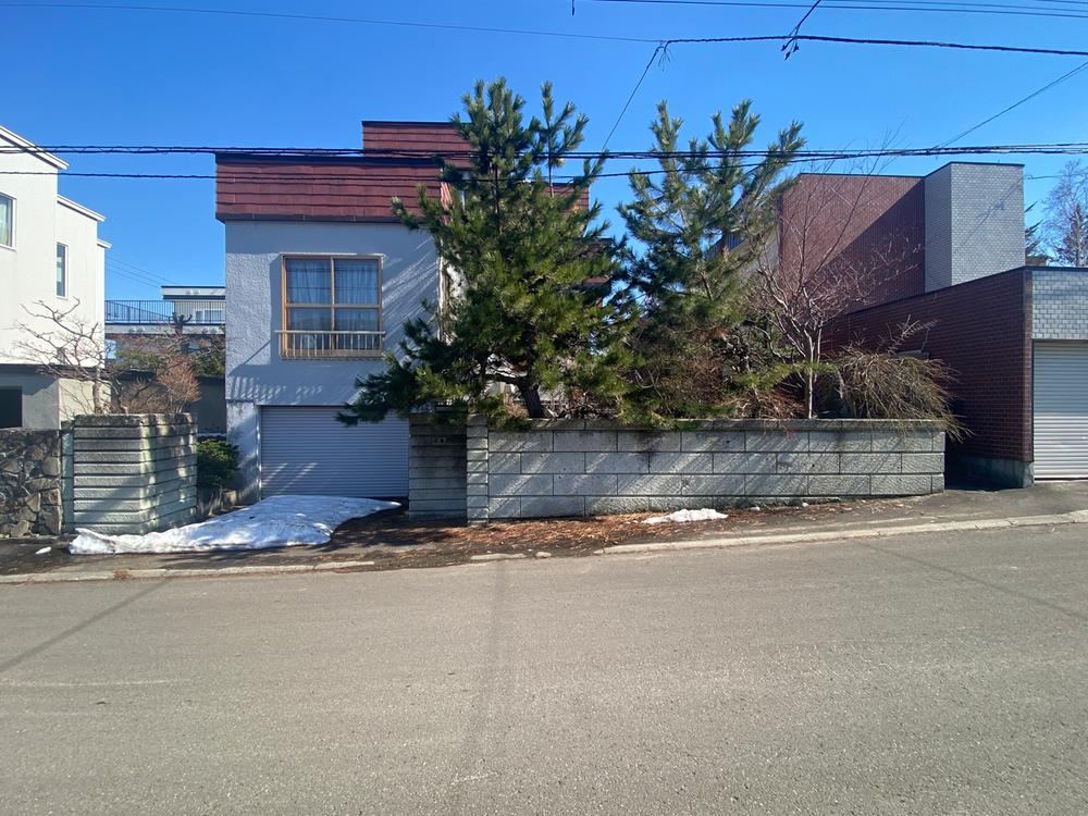 232 m² land in Nishi Ward, Sapporo, Hokkaido - Photo 1