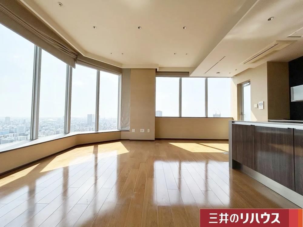 2LDK apartment in Nishi Ward, Osaka - Photo 1
