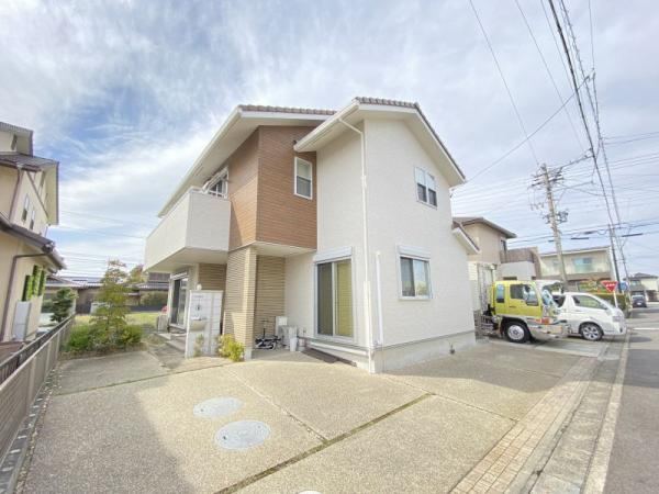 Modern 5LDK Detached House with Solar Power in Kitano Hachiryumae - Photo 1