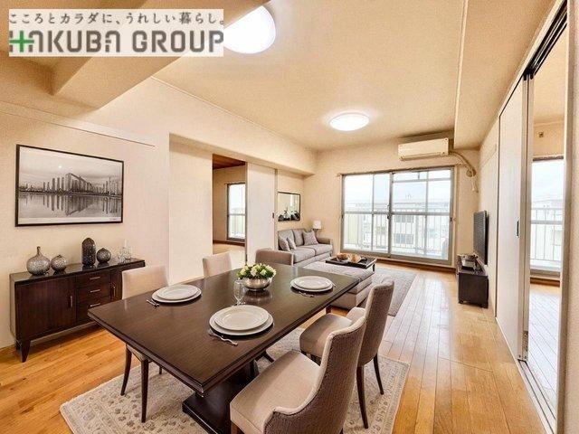 4LDK apartment in Koshigaya, Saitama - Photo 1