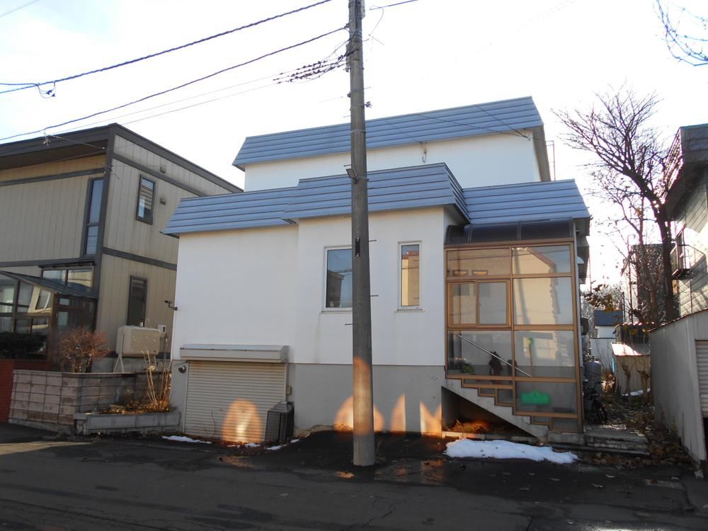 Large 4LDK Home in Quiet Residential Area of Ishikari - Photo 1