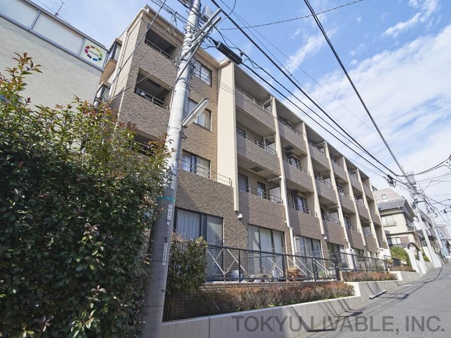 1LDK+S apartment in Minato Ward, Tokyo - Photo 1