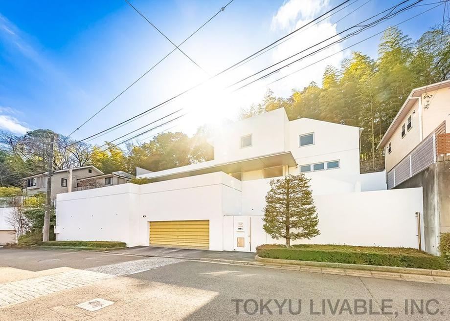 Spacious 3LDK+S Home in Ozenji - Photo 1