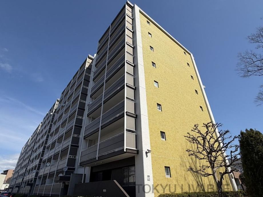 5LDK apartment in Nagareyama, Chiba - Photo 1