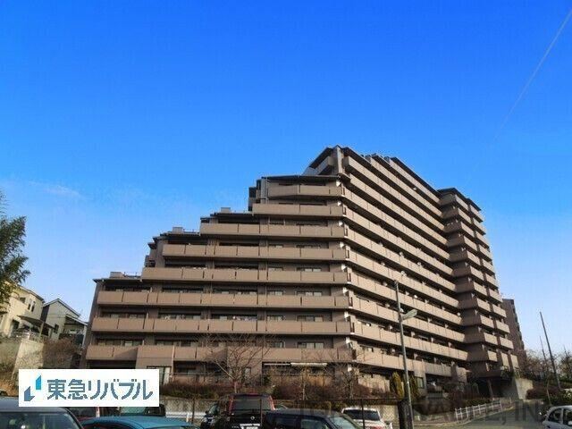 4LDK apartment in Hirakata, Osaka - Photo 1