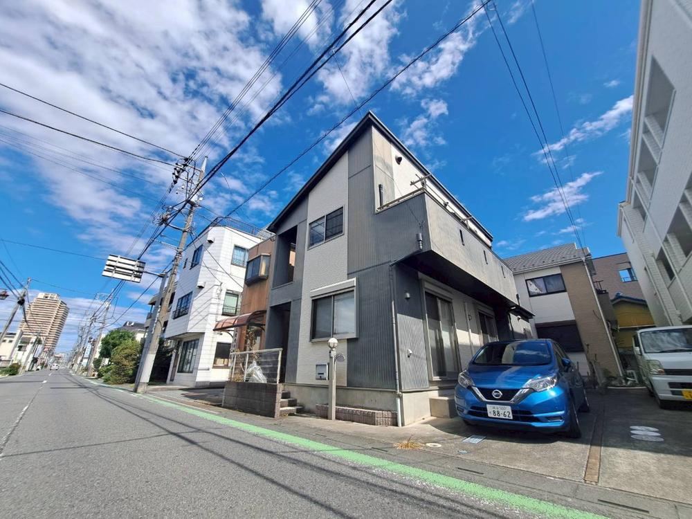 Bright 4LDK Home with Garden in Koshigaya - Photo 1