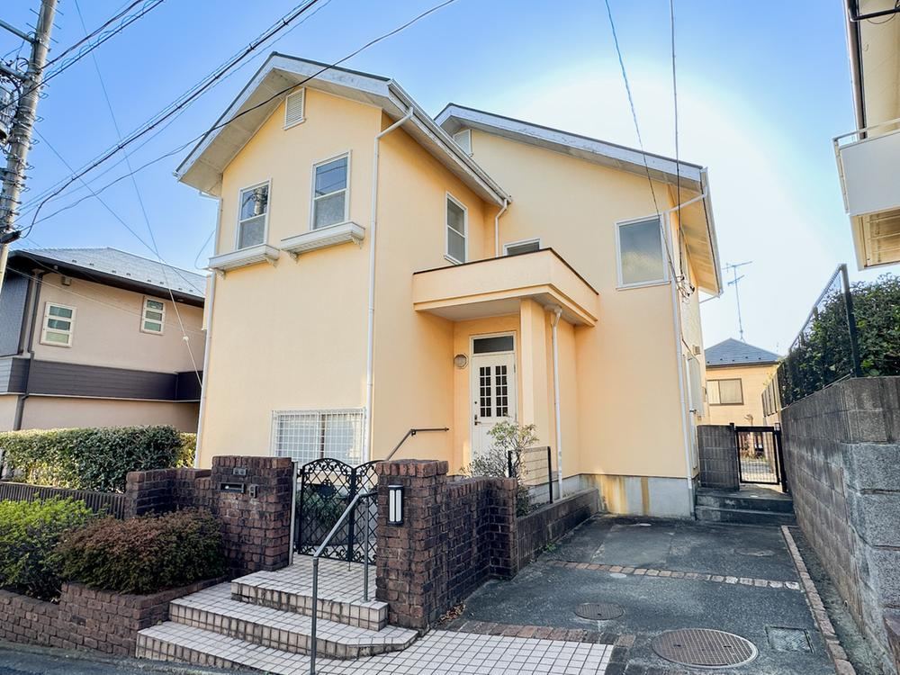 Spacious 4SLDK Home with Renovation Potential in Tokiwa-cho - Photo 1
