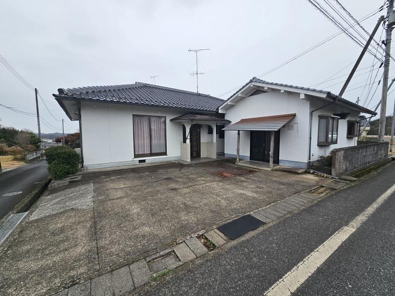 4DK house in Nagi, Katsuta District, Okayama - Photo 1