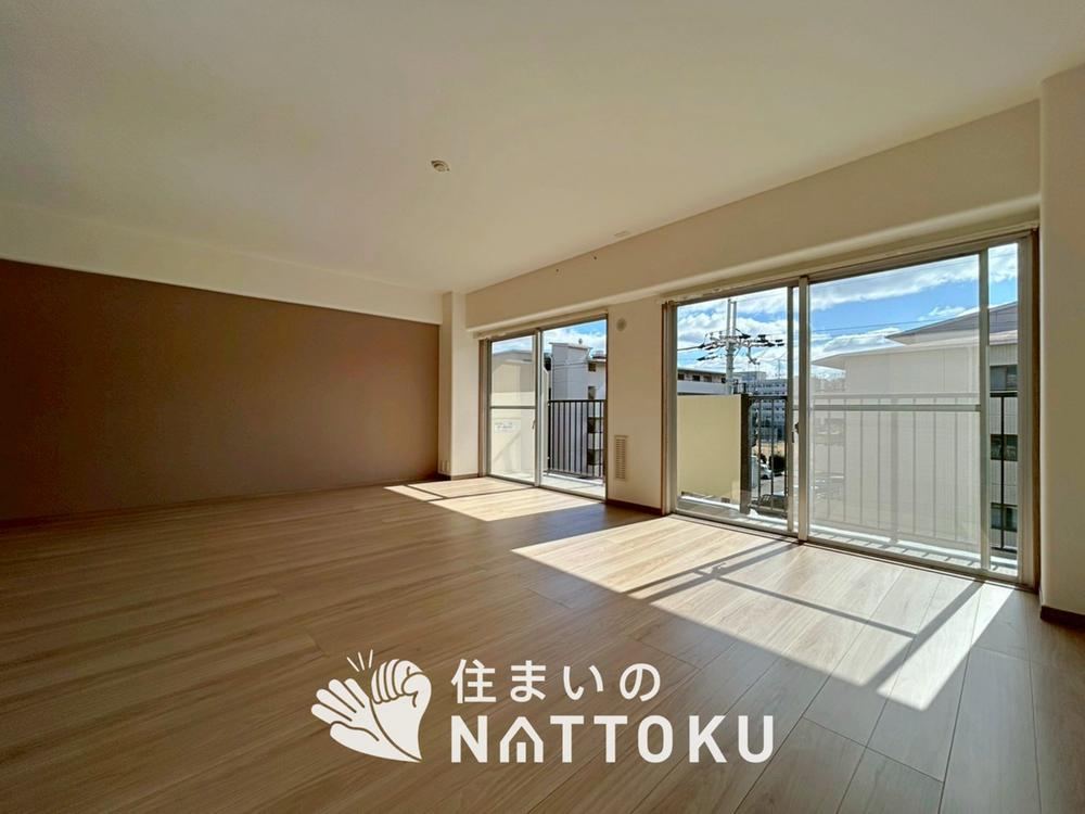 2LDK apartment in Hirakata, Osaka - Photo 1