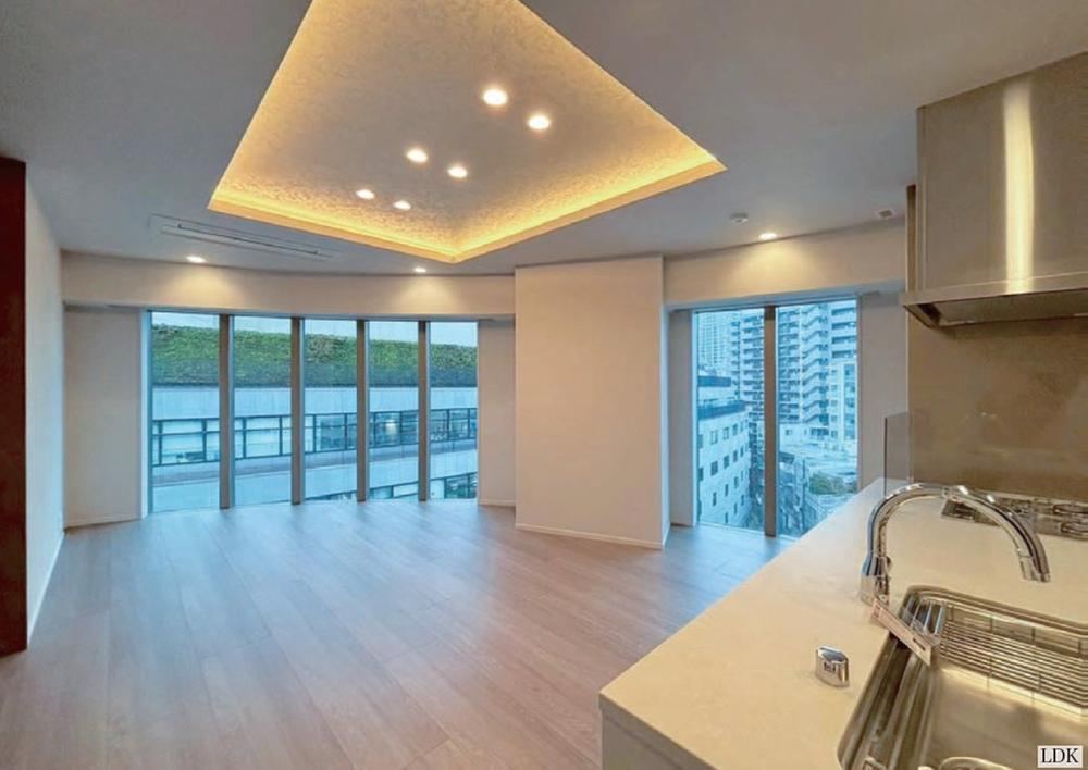 2LDK apartment in Shibuya Ward, Tokyo - Photo 1