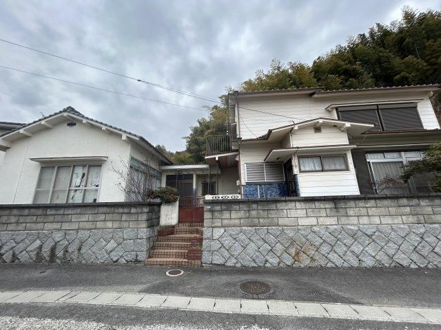 7DK house in Kure, Hiroshima - Photo 1