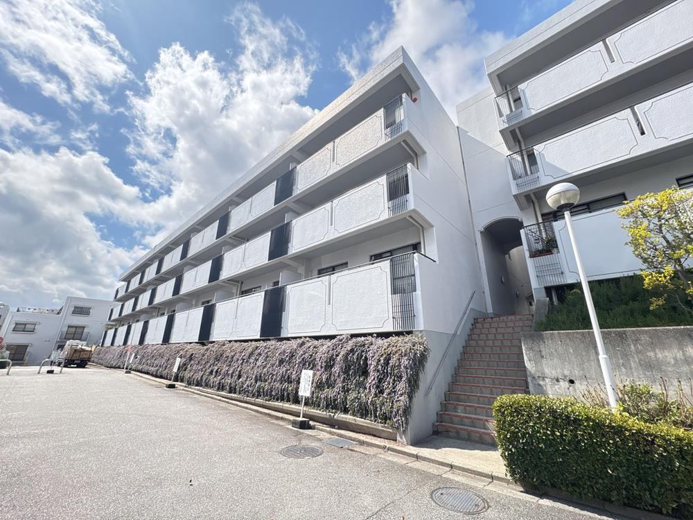 4LDK apartment in Takarazuka, Hyogo - Photo 1