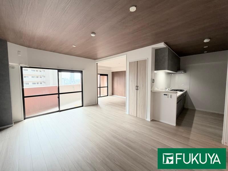 4LDK apartment in Nishi Ward, Fukuoka - Photo 1