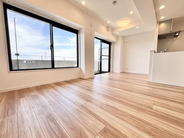 3LDK apartment in Koshigaya, Saitama - Photo 1