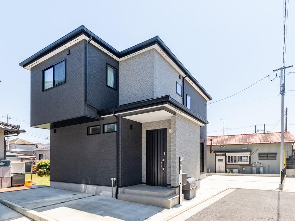 Modern 3LDK Home in Kamikusa Yanagi - Photo 1