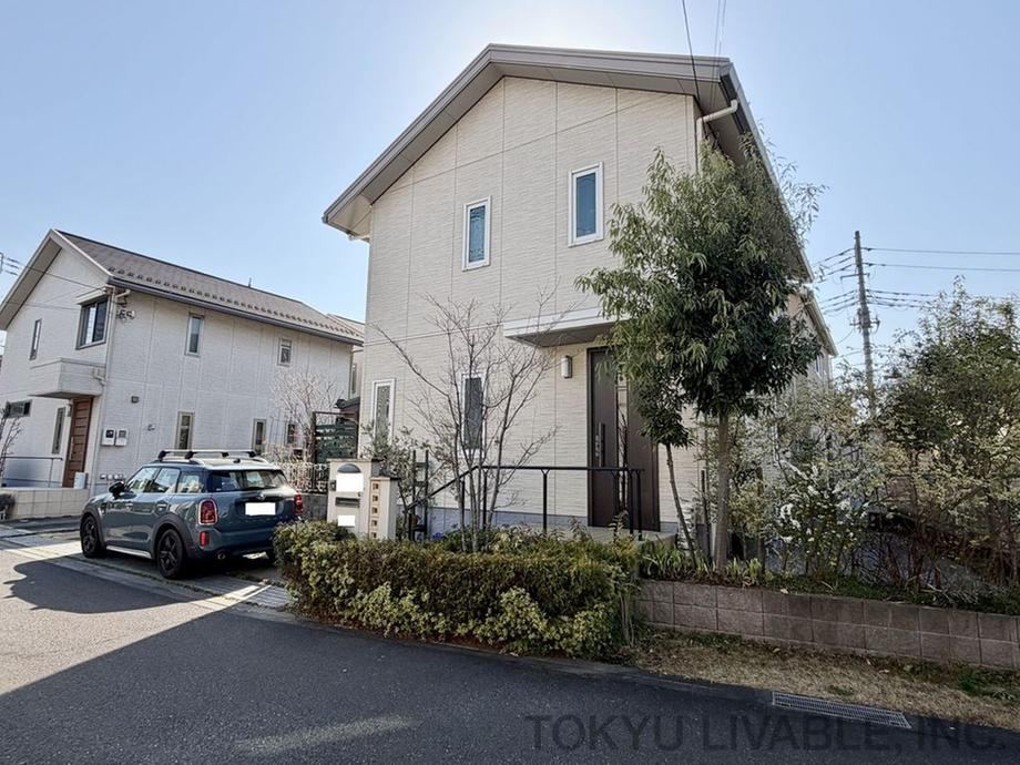 Stylish Home in Nissai Hanamizuki 7 - Photo 1