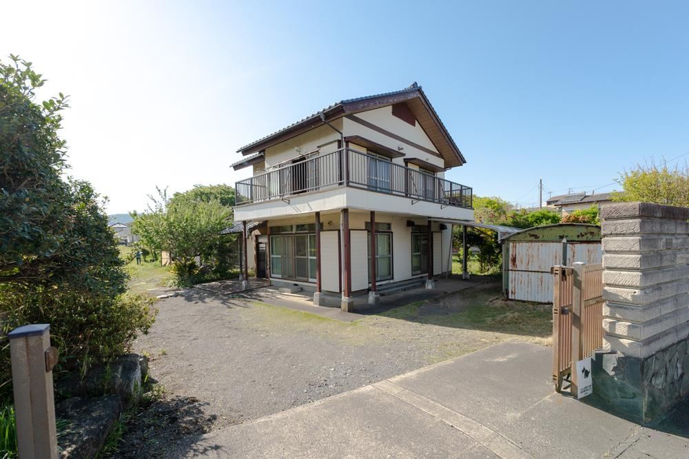 Spacious Detached House on 450 Tsubo Lot in Hitachi - Photo 1