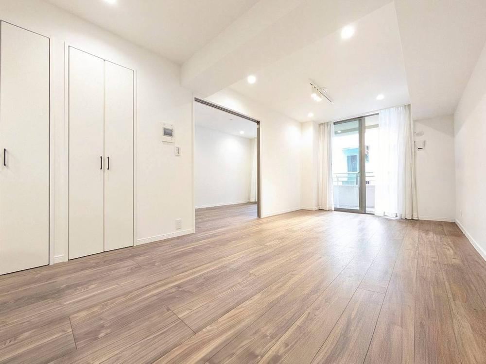 2LDK apartment in Chuo Ward, Tokyo - Photo 1