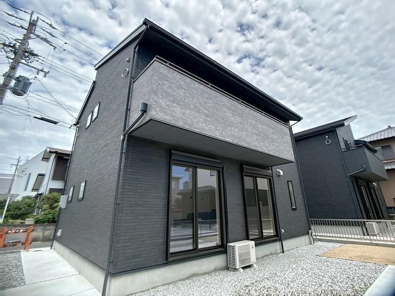 Quiet 3LDK+S Home in Central Hamamatsu - Photo 1
