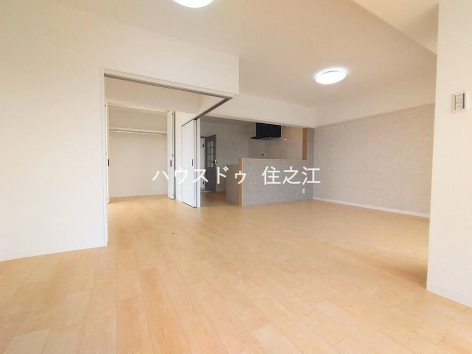 3LDK apartment in Suminoe Ward, Osaka - Photo 1