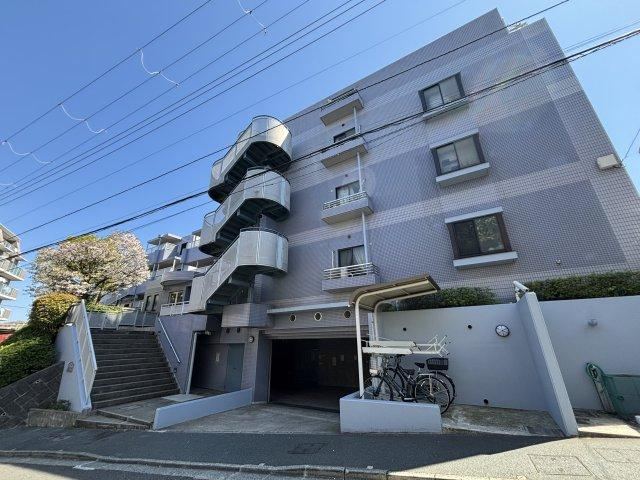 2LDK+S apartment in Hodogaya Ward, Yokohama, Kanagawa - Photo 1