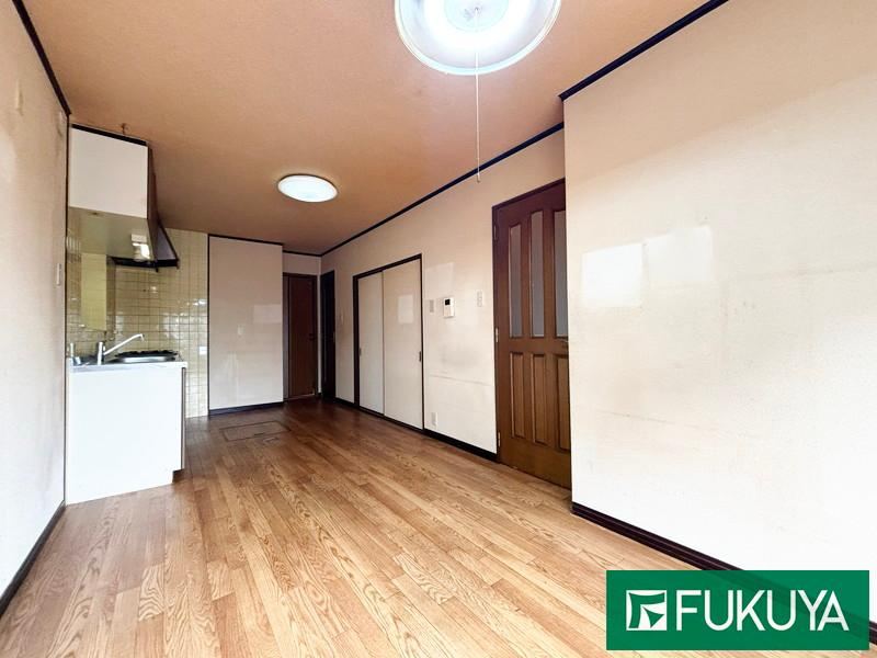 5LDK house in Yao, Osaka - Photo 1