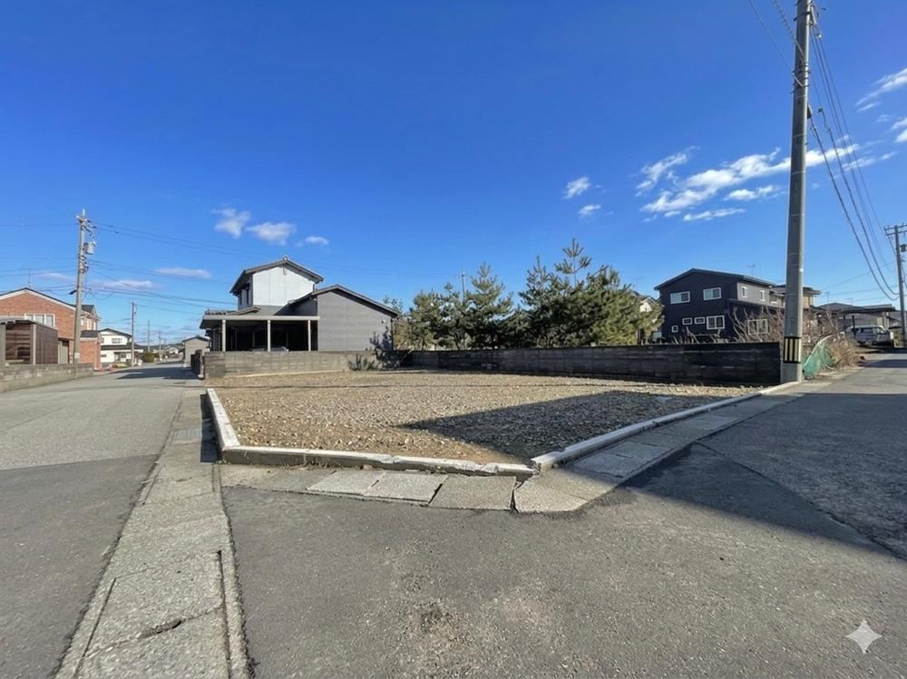 195 m² land in Hakui, Ishikawa - Photo 1