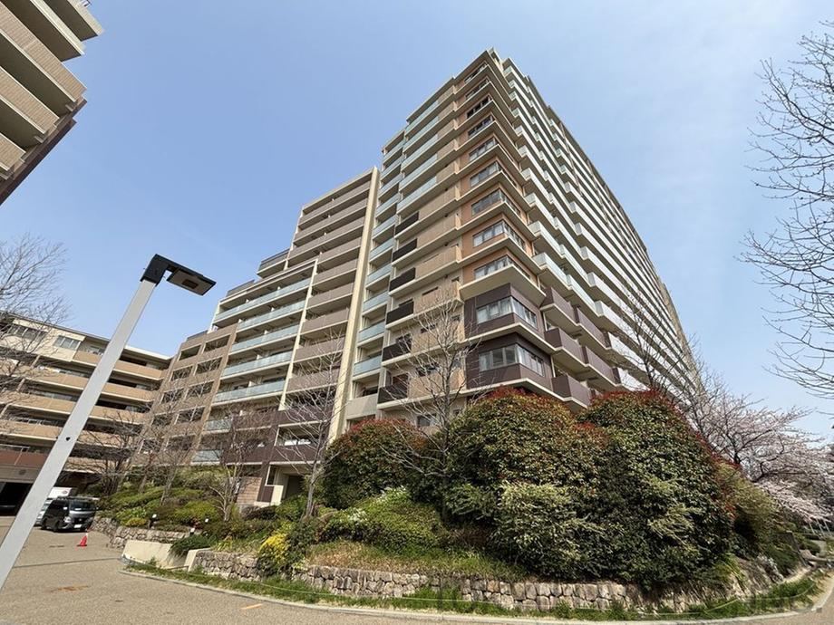 4LDK apartment in Ikeda, Osaka - Photo 1