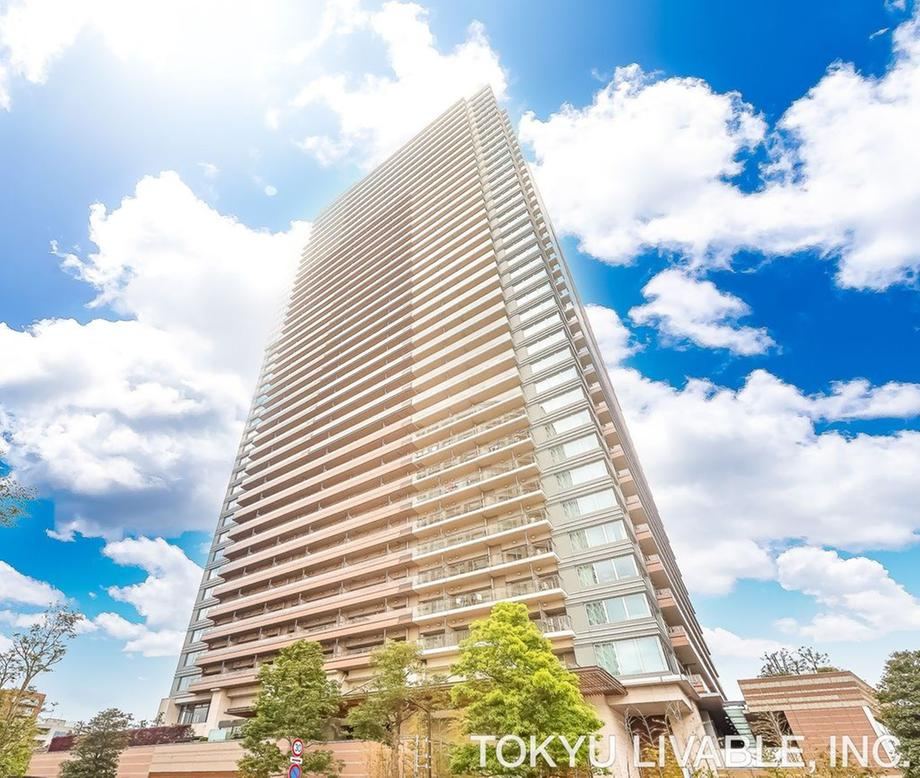 2LDK apartment in Shinagawa Ward, Tokyo - Photo 1