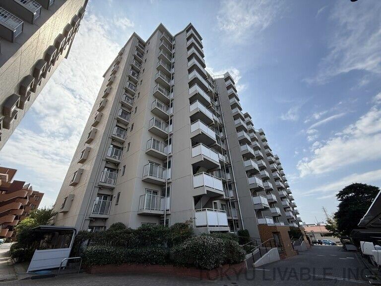 5LDK apartment in Inage Ward, Chiba - Photo 1