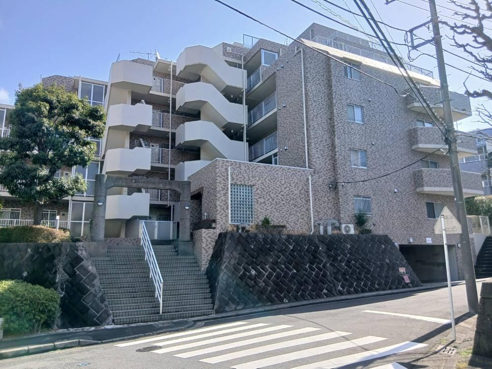 3LDK apartment in Hodogaya Ward, Yokohama, Kanagawa - Photo 1