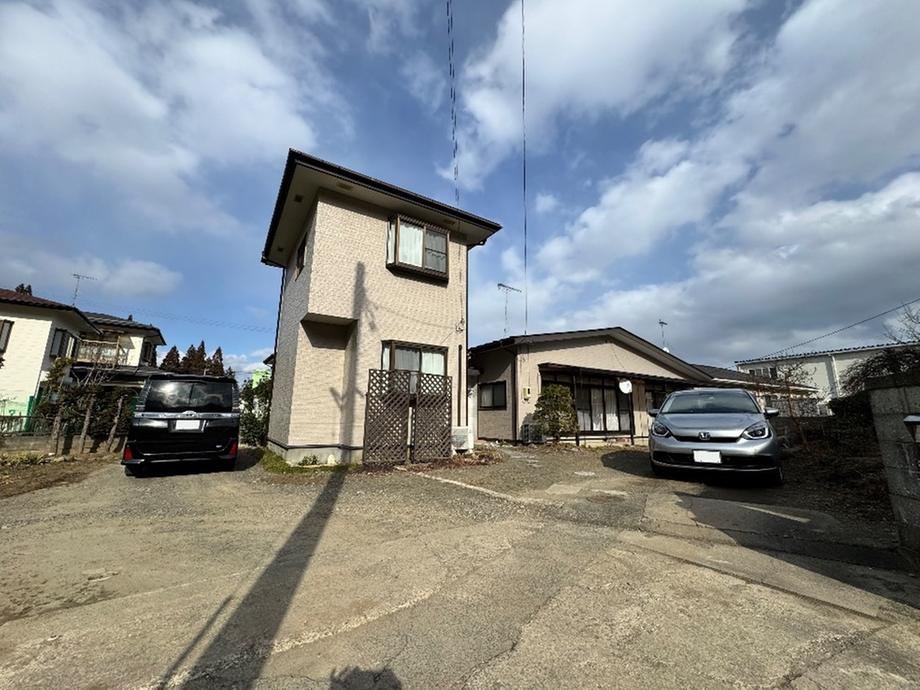 Spacious 6DK Home with Large Lot - Photo 1