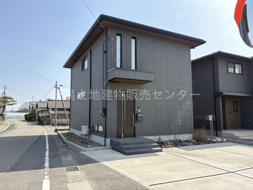 Newly Built 2LDK Detached House with Solar Power - Photo 1