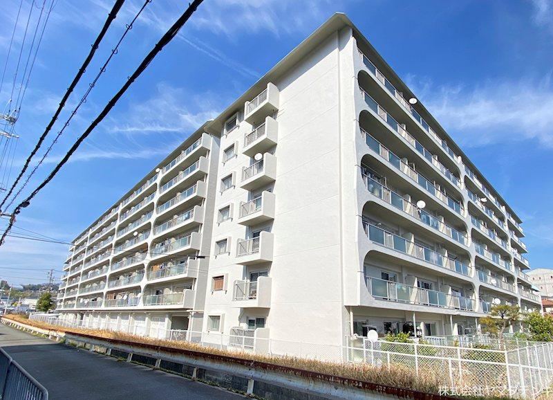 2LDK+S apartment in Takatsuki, Osaka - Photo 1