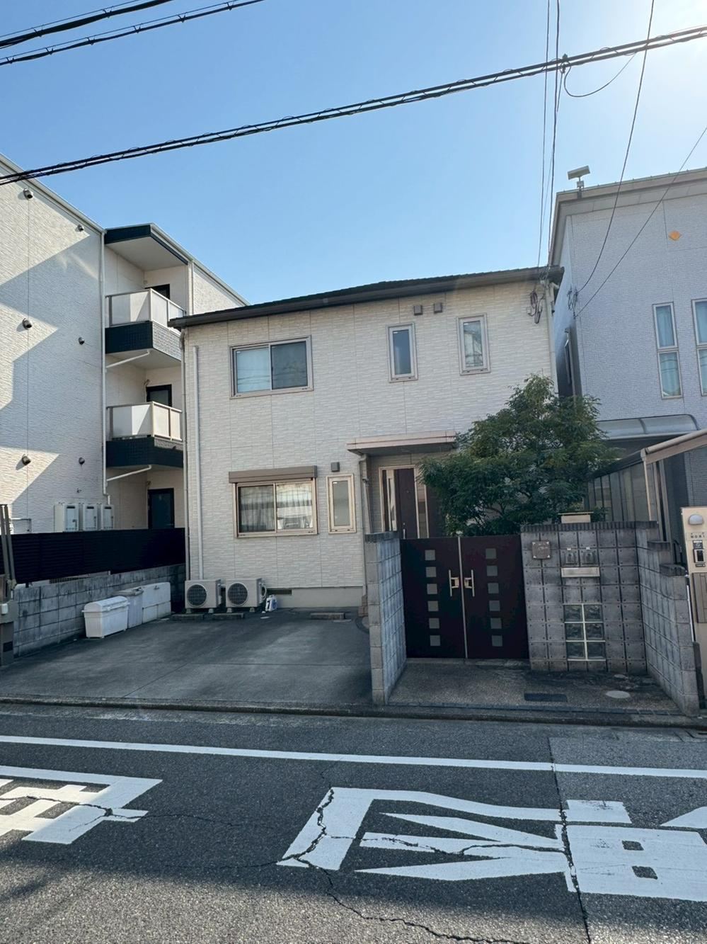 5LDKK house in Sakai Ward, Sakai, Osaka - Photo 1