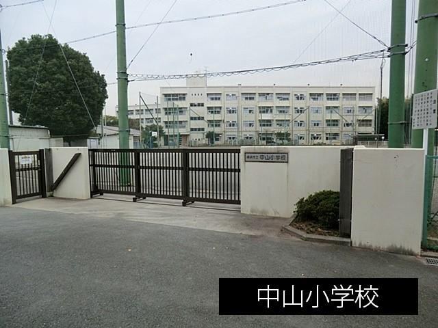 Convenient 4LDK House Near Nakayama Station - Photo 1