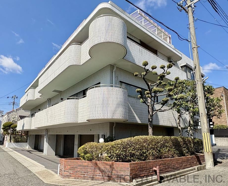 4LDK apartment in Higashinada Ward, Kobe, Hyogo - Photo 1