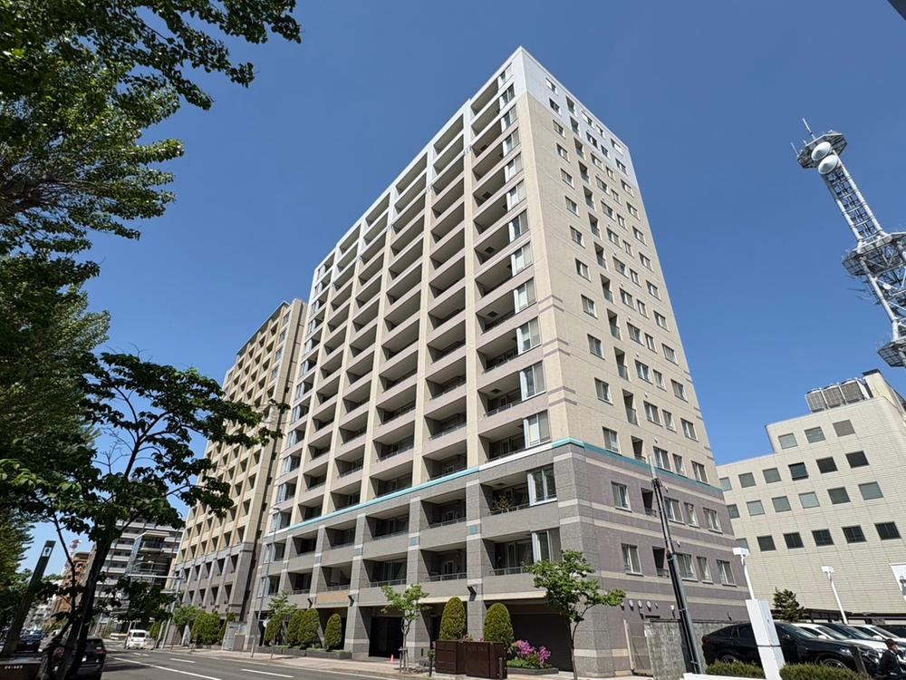 3LDK apartment in Chuo Ward, Sapporo, Hokkaido - Photo 1