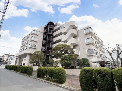 3DK apartment in Konan Ward, Yokohama, Kanagawa - Photo 1