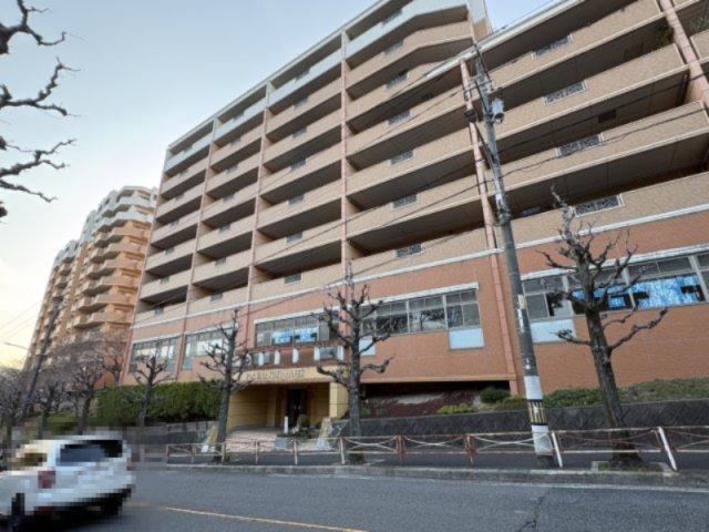 4LDK apartment in Asakita Ward, Hiroshima - Photo 1
